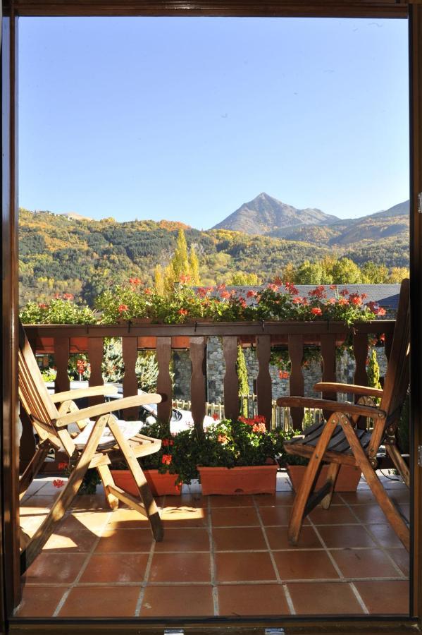 Chardin D'Alto-Apartamentos Chardins Benasque Kültér fotó